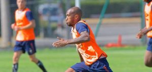 Pourquoi est-il si important de s&rsquo;équiper correctement quand on joue au foot ?